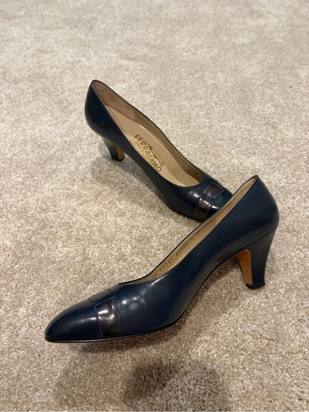 Vintage Salvatore Ferragamo Dark Navy Leather Mid-Heel Pumps